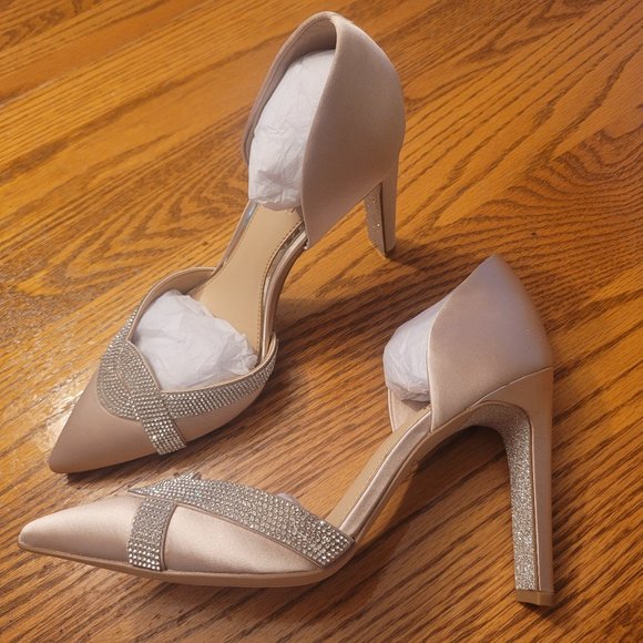 Jewel Badgley Mischka Shoes - Badgley Mischka Jewel Champagne Rhinestone Pumps pointed toe size 8.5